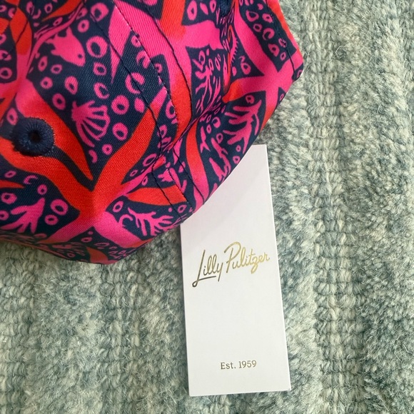 NWT Lilly Pulitzer Run Around Hat In Passion Fruit Pink Star Searching - Picture 4 of 8